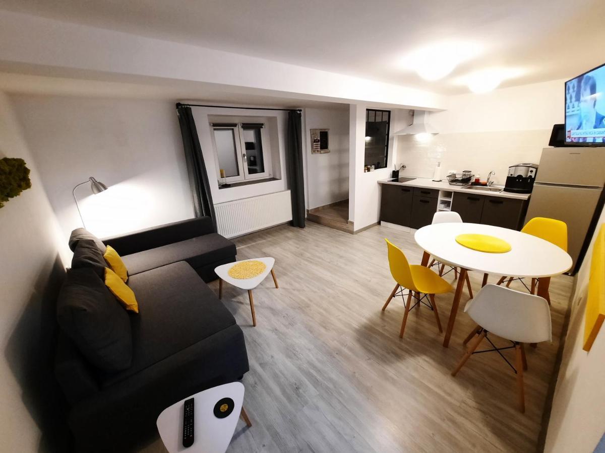 Pif Apart Livada Postei Braşov Exteriör bild