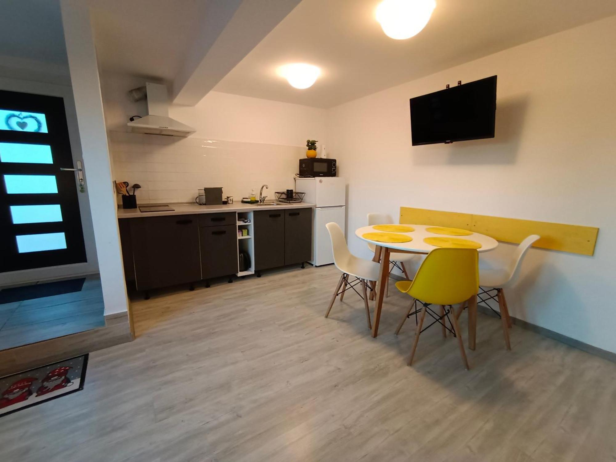 Pif Apart Livada Postei Braşov Exteriör bild