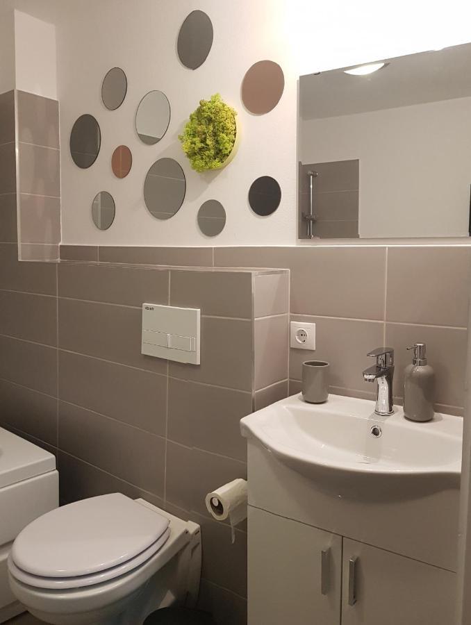 Pif Apart Livada Postei Braşov Exteriör bild
