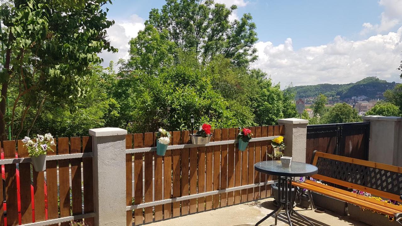 Pif Apart Livada Postei Braşov Exteriör bild